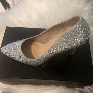 NEW IN BOX never worn Charles by Charles David sparkly silver heels